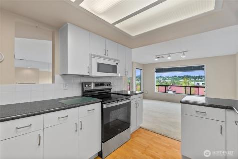 908 East Bay Drive NE Olympia WA 98506