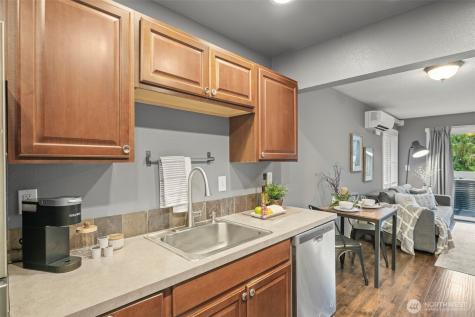 5021 Ripley Lane N Renton WA 98056