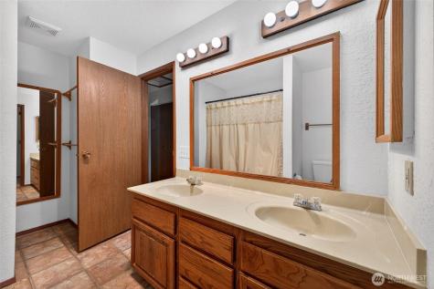 140 Summit Avenue N Kent WA 98030