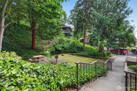 140 Summit Avenue N Kent WA 98030