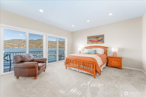 1120 W Woodin Avenue Chelan WA 98816