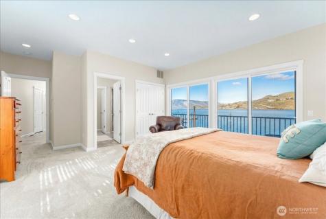 1120 W Woodin Avenue Chelan WA 98816