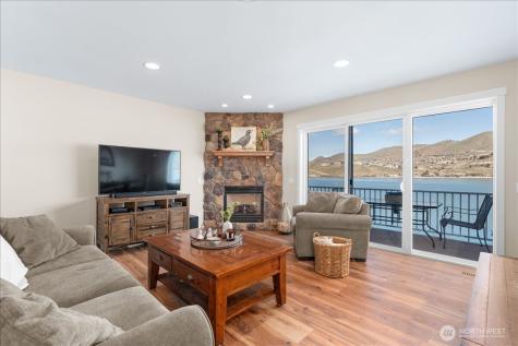 1120 W Woodin Avenue Chelan WA 98816