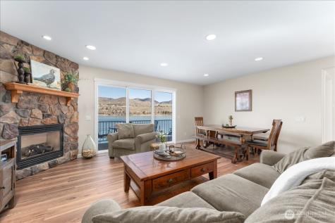 1120 W Woodin Avenue Chelan WA 98816