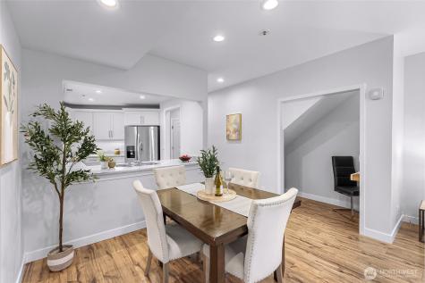 9039 NE Juanita Drive Kirkland WA 98034