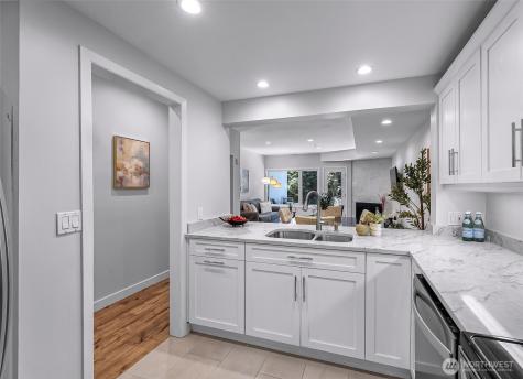 9039 NE Juanita Drive Kirkland WA 98034