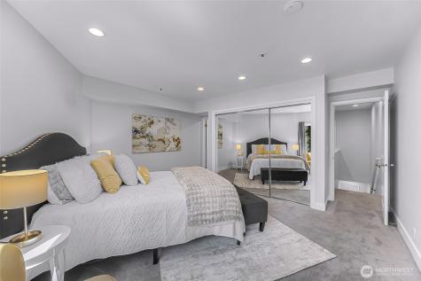 9039 NE Juanita Drive Kirkland WA 98034