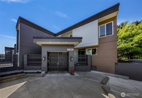 9039 NE Juanita Drive Kirkland WA 98034