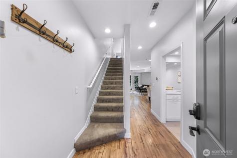 9039 NE Juanita Drive Kirkland WA 98034
