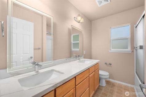 17917 80 Avenue NE Kenmore WA 98028