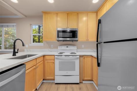 17917 80 Avenue NE Kenmore WA 98028