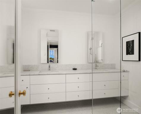 941 11th Avenue E Seattle WA 98102