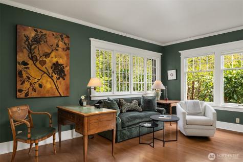941 11th Avenue E Seattle WA 98102