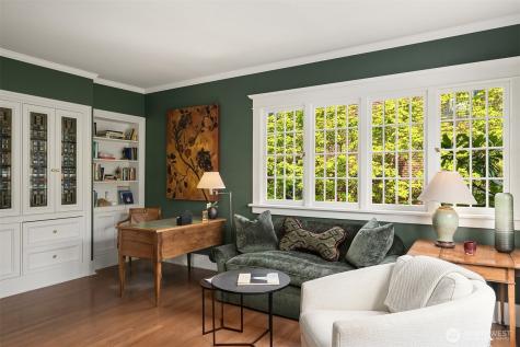941 11th Avenue E Seattle WA 98102