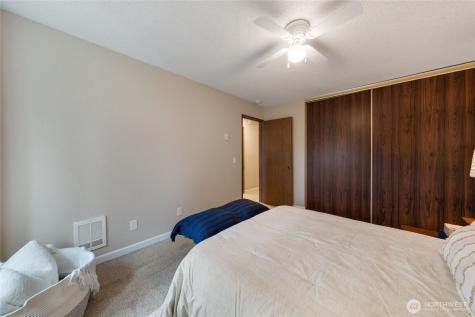 33030 17th Place S Federal Way WA 98003