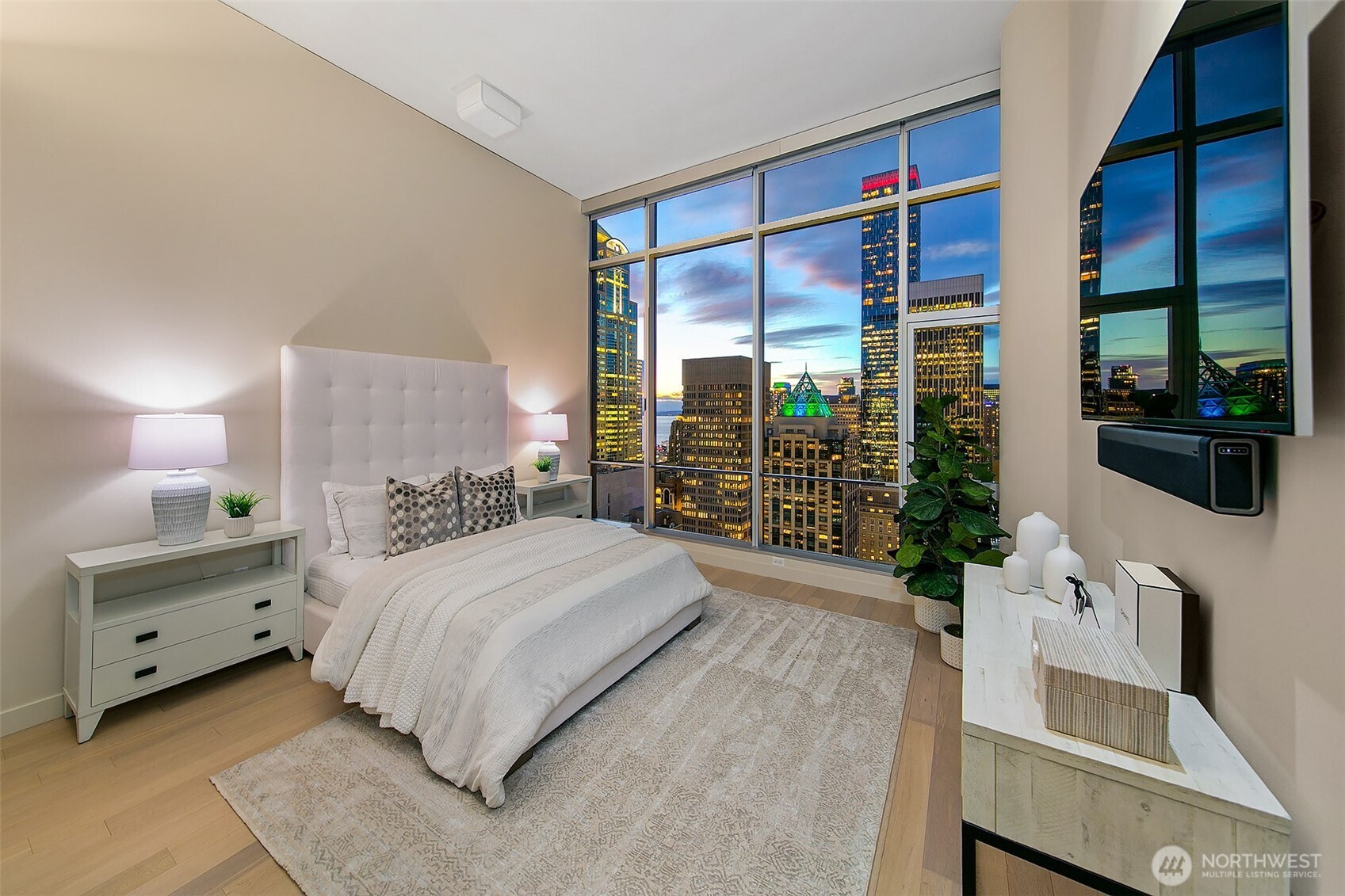 909 5th Avenue Seattle WA 98164