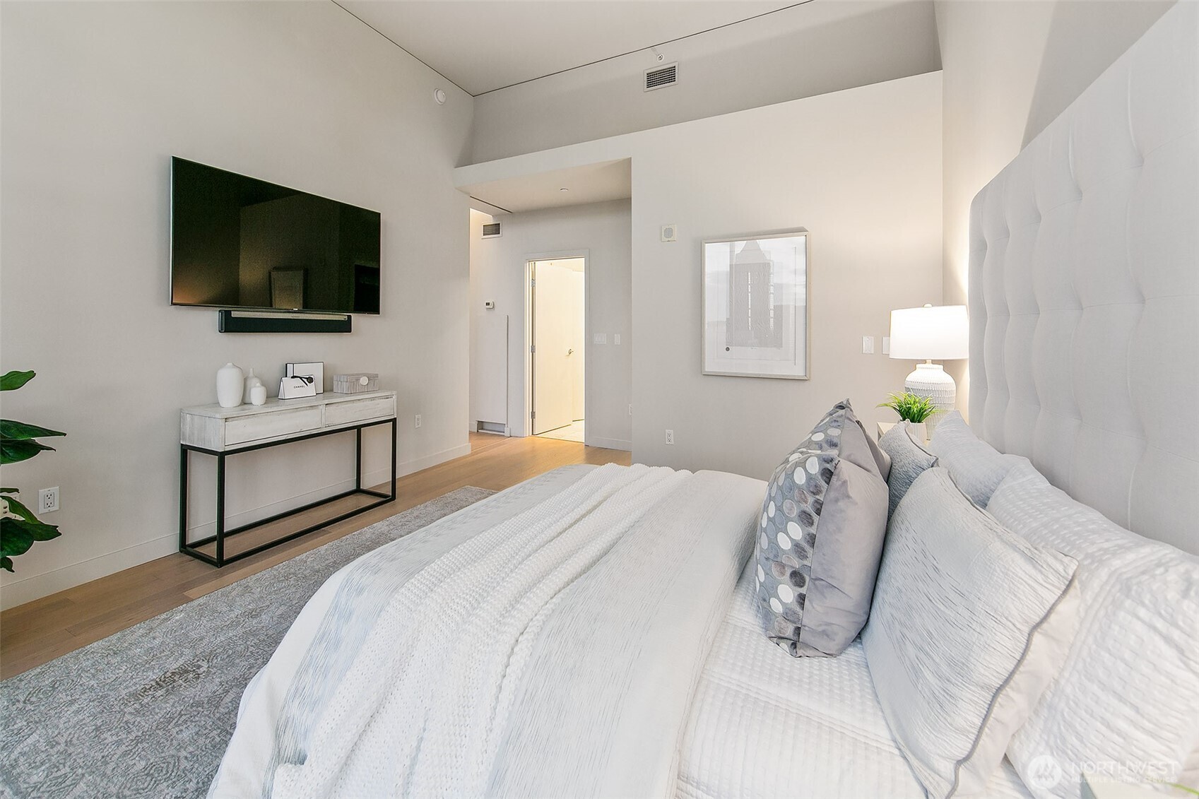 909 5th Avenue Seattle WA 98164