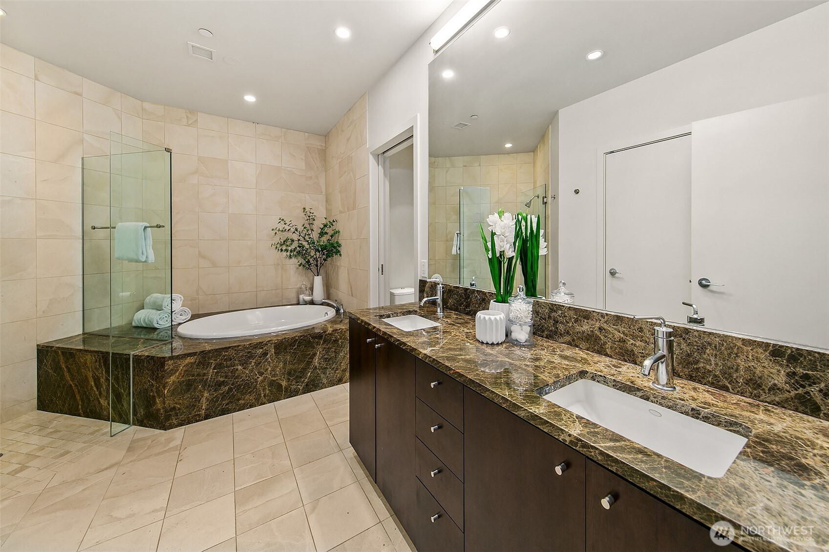 909 5th Avenue Seattle WA 98164