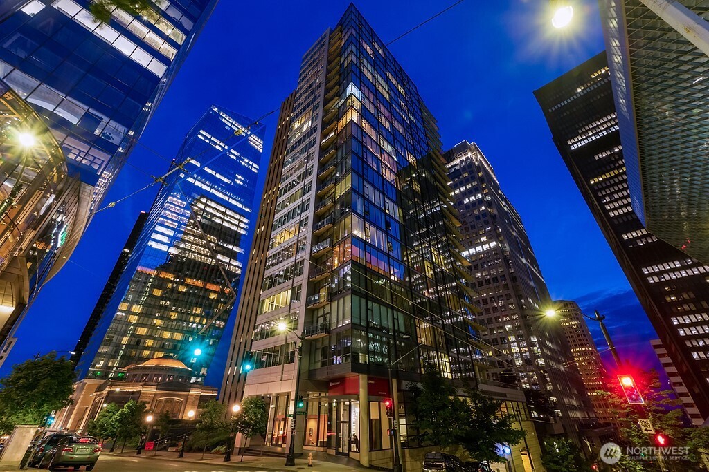 909 5th Avenue Seattle WA 98164
