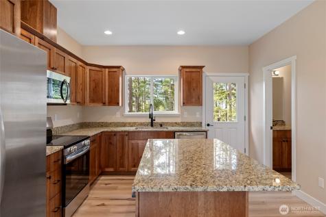 945 NW Heller Street Oak Harbor WA 98277