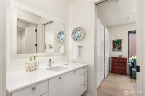 4670 Flying Goat Avenue NE Bainbridge Island WA 98110