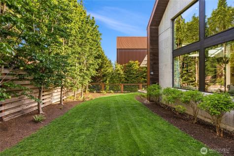 4670 Flying Goat Avenue NE Bainbridge Island WA 98110