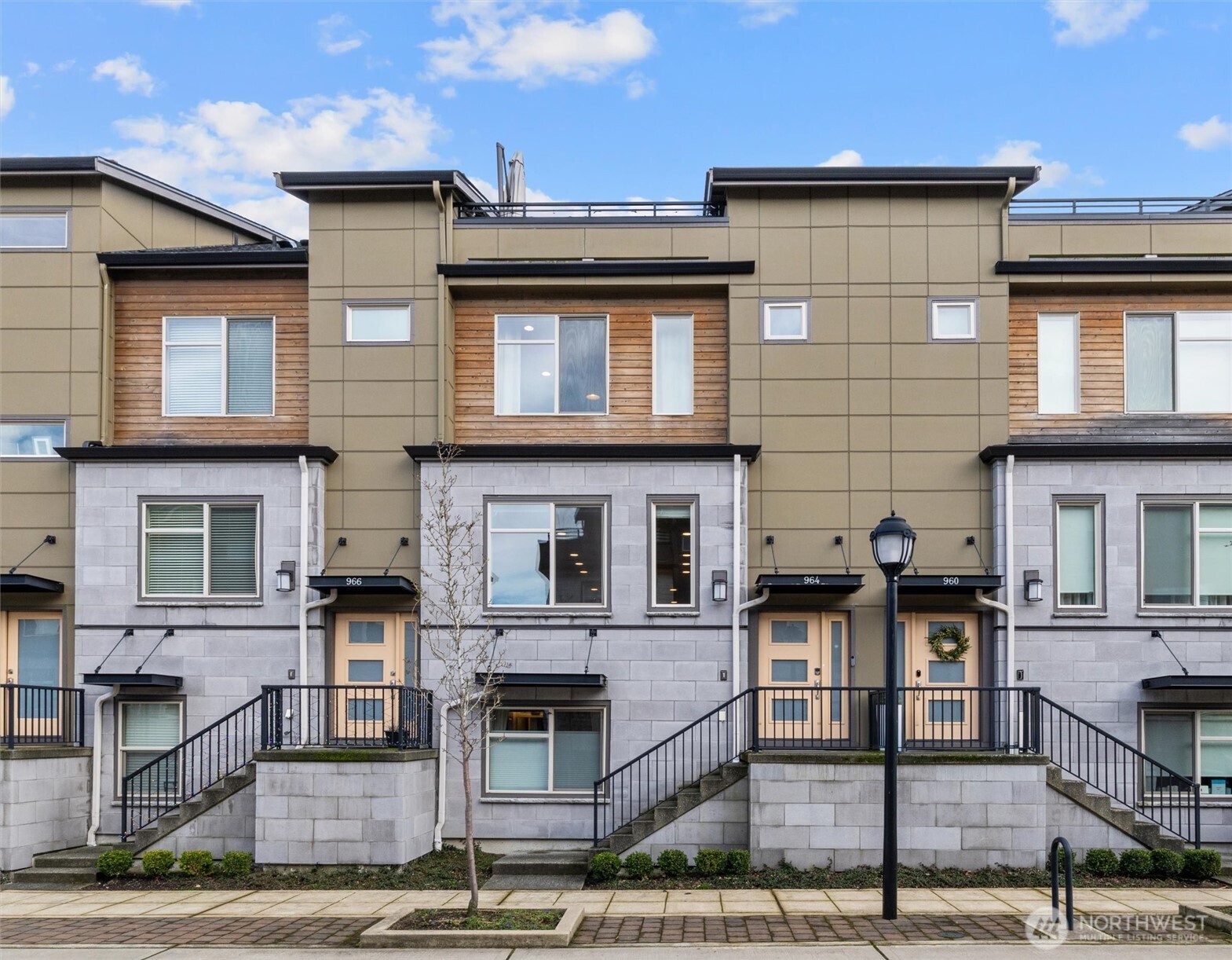 964 7th Avenue NE Issaquah WA 98029