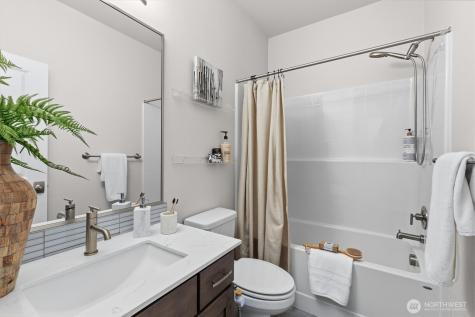 964 7th Avenue NE Issaquah WA 98029