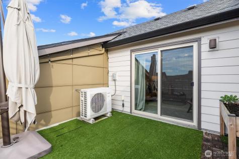 964 7th Avenue NE Issaquah WA 98029