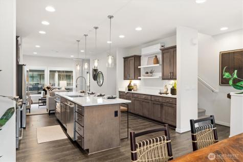 964 7th Avenue NE Issaquah WA 98029