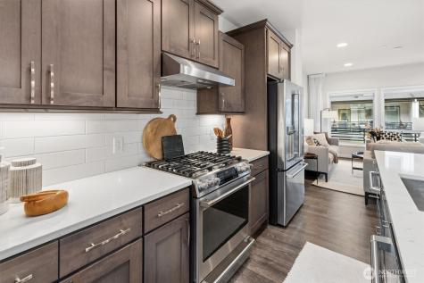 964 7th Avenue NE Issaquah WA 98029