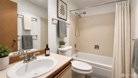 1239 SW 132nd Lane Burien WA 98146