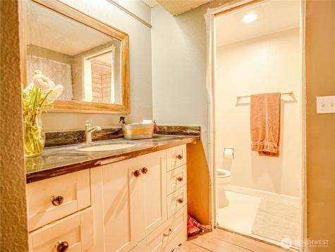 8609 Zircon Drive SW Lakewood WA 98498