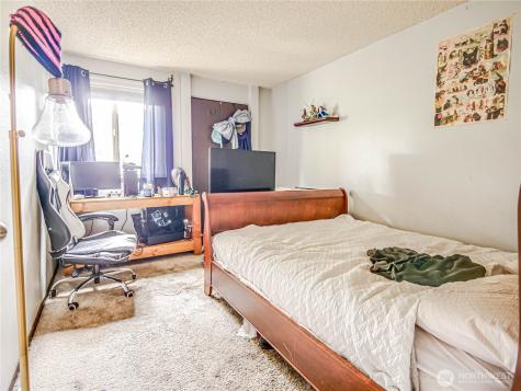 8609 Zircon Drive SW Lakewood WA 98498