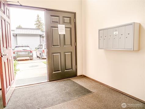 8609 Zircon Drive SW Lakewood WA 98498