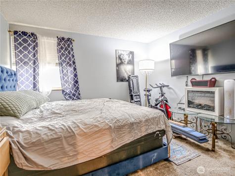 8609 Zircon Drive SW Lakewood WA 98498