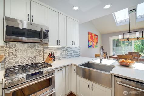 2013 210th Circle NE Sammamish WA 98074