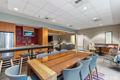 2717 Western Avenue Seattle WA 98121