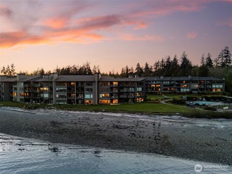 428 Harborview Drive SE Bainbridge Island WA 98110
