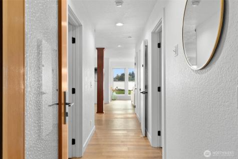 428 Harborview Drive SE Bainbridge Island WA 98110