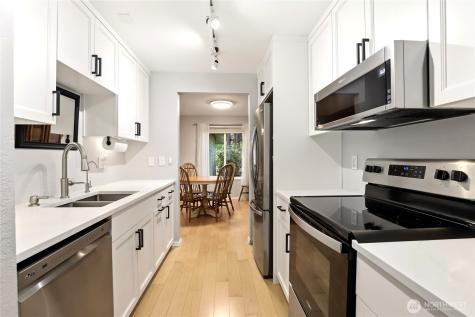 3957 NW Fairway Lane Bremerton WA 98312