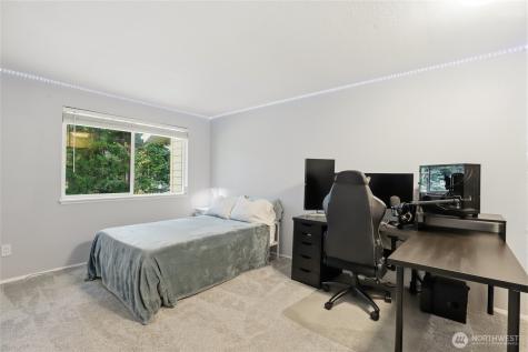 3957 NW Fairway Lane Bremerton WA 98312