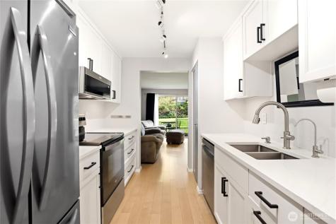 3957 NW Fairway Lane Bremerton WA 98312