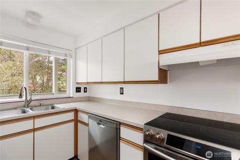 485 SW Bayshore Drive Oak Harbor WA 98277