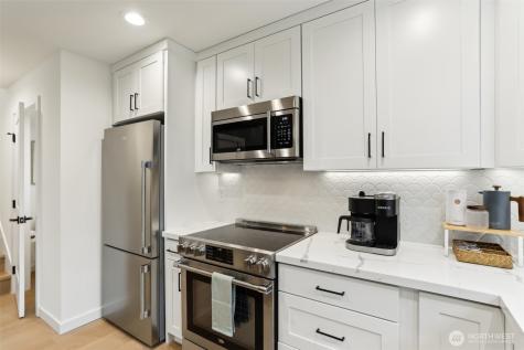 2644 34th Avenue W Seattle WA 98199