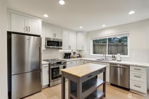 2644 34th Avenue W Seattle WA 98199