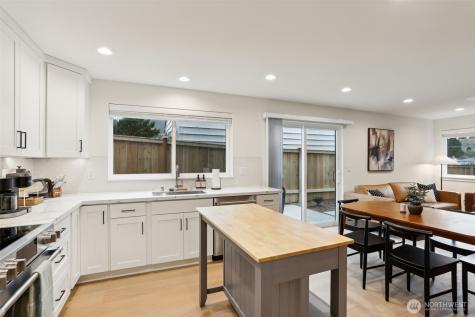 2644 34th Avenue W Seattle WA 98199