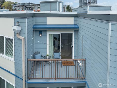 3045 20th Avenue W Seattle WA 98199