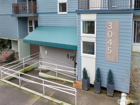 3045 20th Avenue W Seattle WA 98199