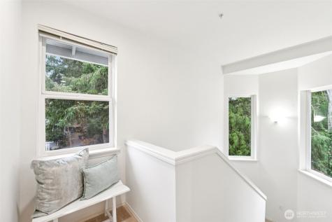 22454 SE 37th Terrace Issaquah WA 98029